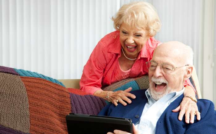 Lachen, herzhaft Lachen sollte man in jedem Alter ( Foto: Adobe Stock - Lisa F. Young )
