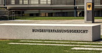 Berliner Landgericht missachtet erneut Waffengleichheit (Foto: AdobeStock - doganmesut _334036572)
